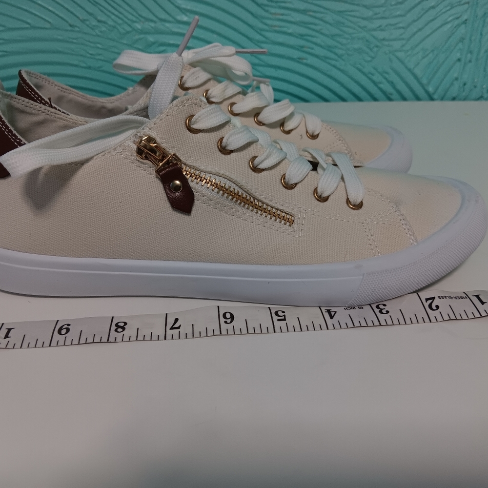 Cream and Brown Canvas Tenis Shoes Size 11 by Taxi
